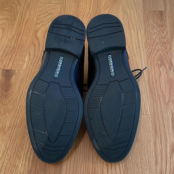 Florsheim Black Dress Shoes - Picture 2 of 7